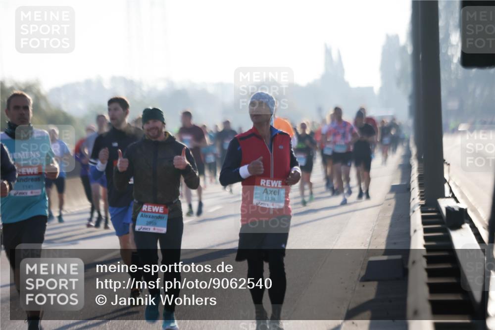 03.10.2025 - Köhlbrandbrückenlauf Jannik Wohlers http://msf.ph/oto/9062540 03.10.2025 09:15:42 Position 3 1141, 2959, 1134 meine-sportfotos.de