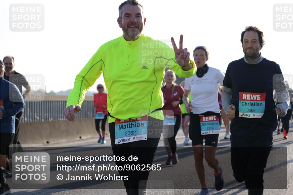 03.10.2025 - Köhlbrandbrückenlauf Jannik Wohlers http://msf.ph/oto/9062565 03.10.2025 09:23:42 Position 3 2362, 2319, 3669 meine-sportfotos.de