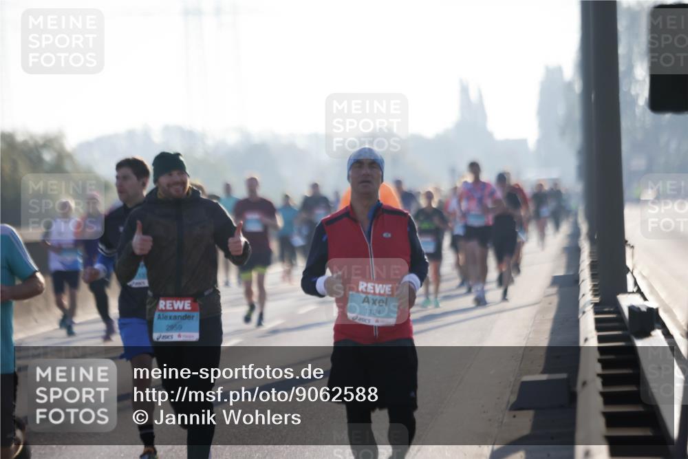 03.10.2025 - Köhlbrandbrückenlauf Jannik Wohlers http://msf.ph/oto/9062588 03.10.2025 09:15:42 Position 3 2959, 1134 meine-sportfotos.de