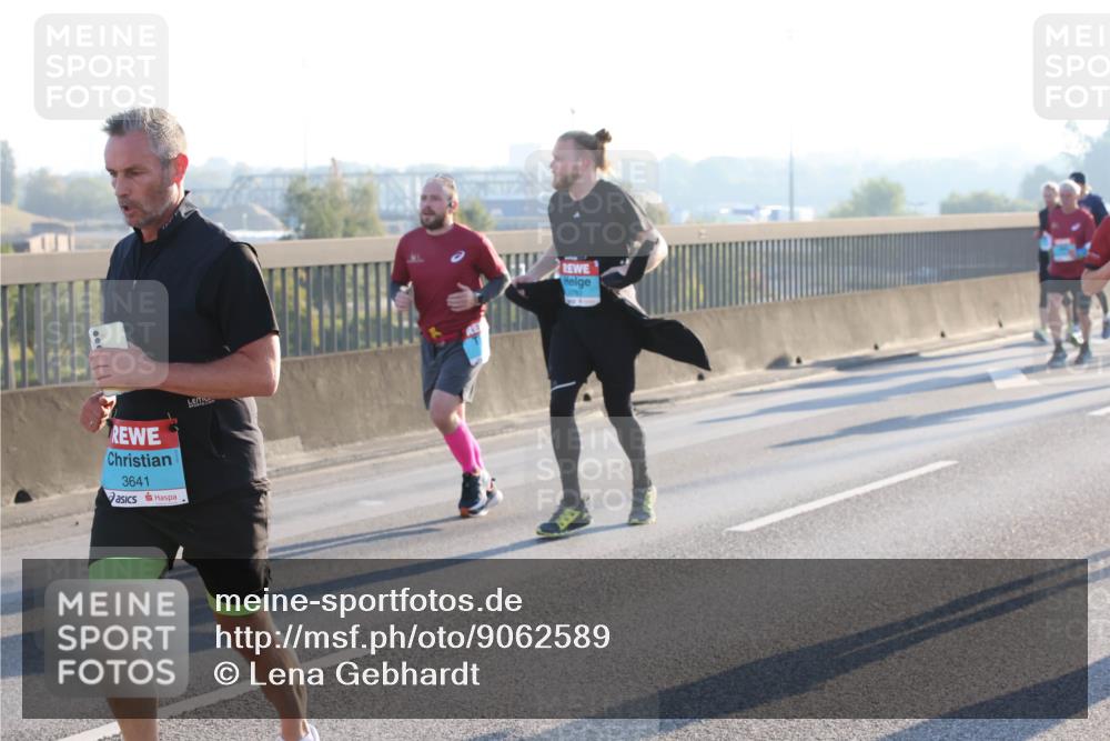 03.10.2025 - Köhlbrandbrückenlauf Lena Gebhardt http://msf.ph/oto/9062589 03.10.2025 09:20:22 Position 1 3641 meine-sportfotos.de
