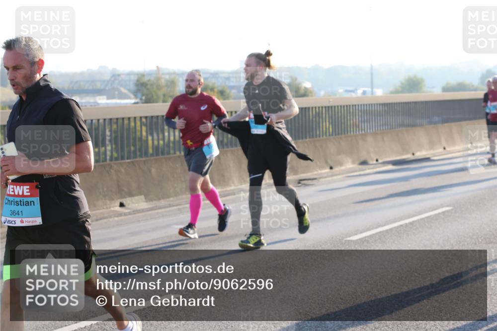 03.10.2025 - Köhlbrandbrückenlauf Lena Gebhardt http://msf.ph/oto/9062596 03.10.2025 09:20:22 Position 1 3641 meine-sportfotos.de