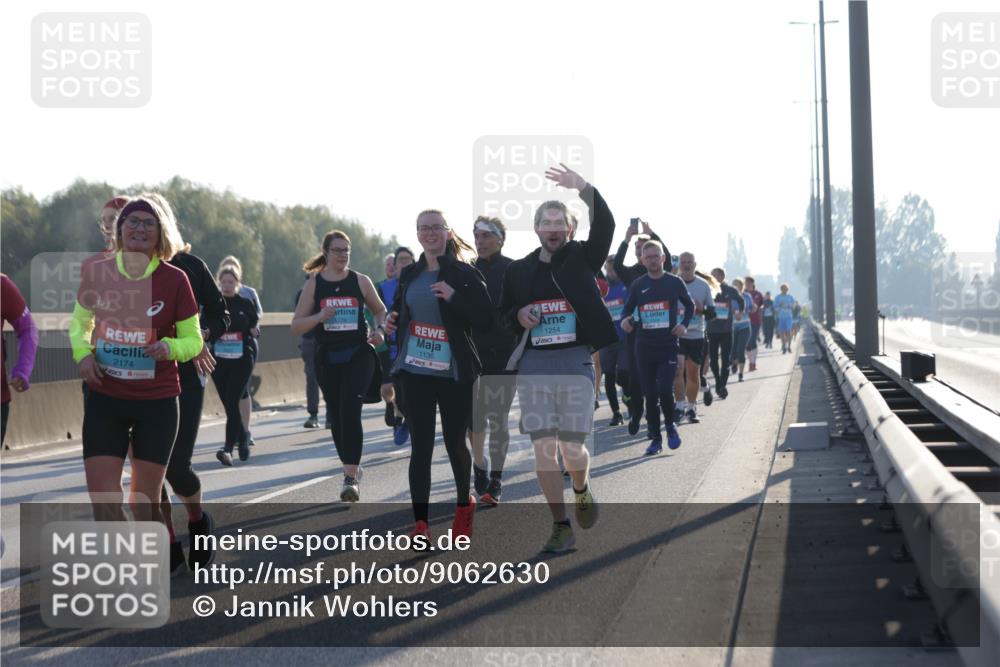 03.10.2025 - Köhlbrandbrückenlauf Jannik Wohlers http://msf.ph/oto/9062630 03.10.2025 09:23:44 Position 3 2174, 1728, 1136, 1254 meine-sportfotos.de