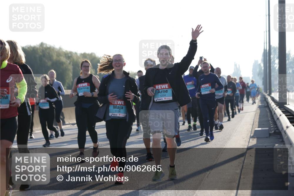 03.10.2025 - Köhlbrandbrückenlauf Jannik Wohlers http://msf.ph/oto/9062665 03.10.2025 09:23:44 Position 3 4, 1728, 1136, 1254 meine-sportfotos.de