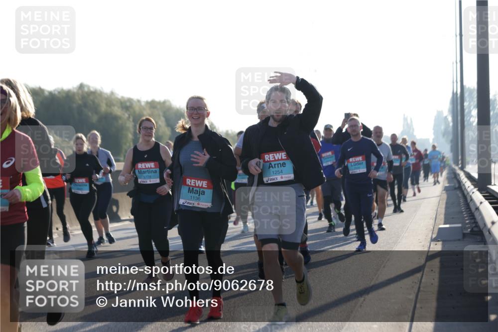 03.10.2025 - Köhlbrandbrückenlauf Jannik Wohlers http://msf.ph/oto/9062678 03.10.2025 09:23:45 Position 3 1728, 1136, 1254 meine-sportfotos.de
