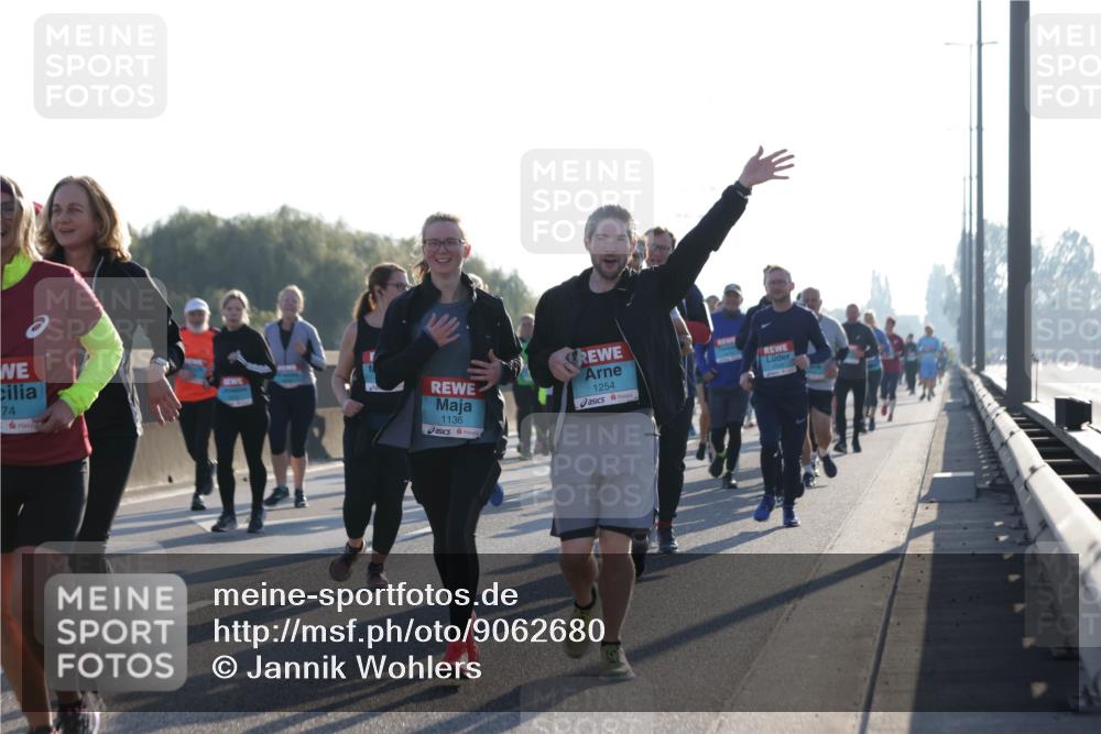 03.10.2025 - Köhlbrandbrückenlauf Jannik Wohlers http://msf.ph/oto/9062680 03.10.2025 09:23:45 Position 3 74, 1136, 1254 meine-sportfotos.de