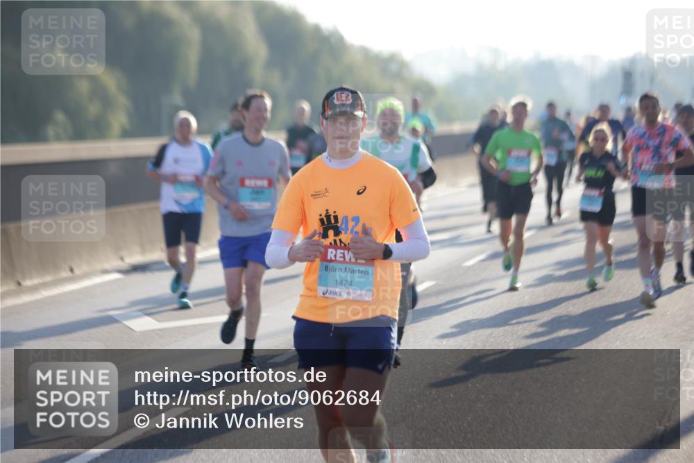 03.10.2025 - Köhlbrandbrückenlauf Jannik Wohlers http://msf.ph/oto/9062684 03.10.2025 09:15:49 Position 3 42, 1474 meine-sportfotos.de
