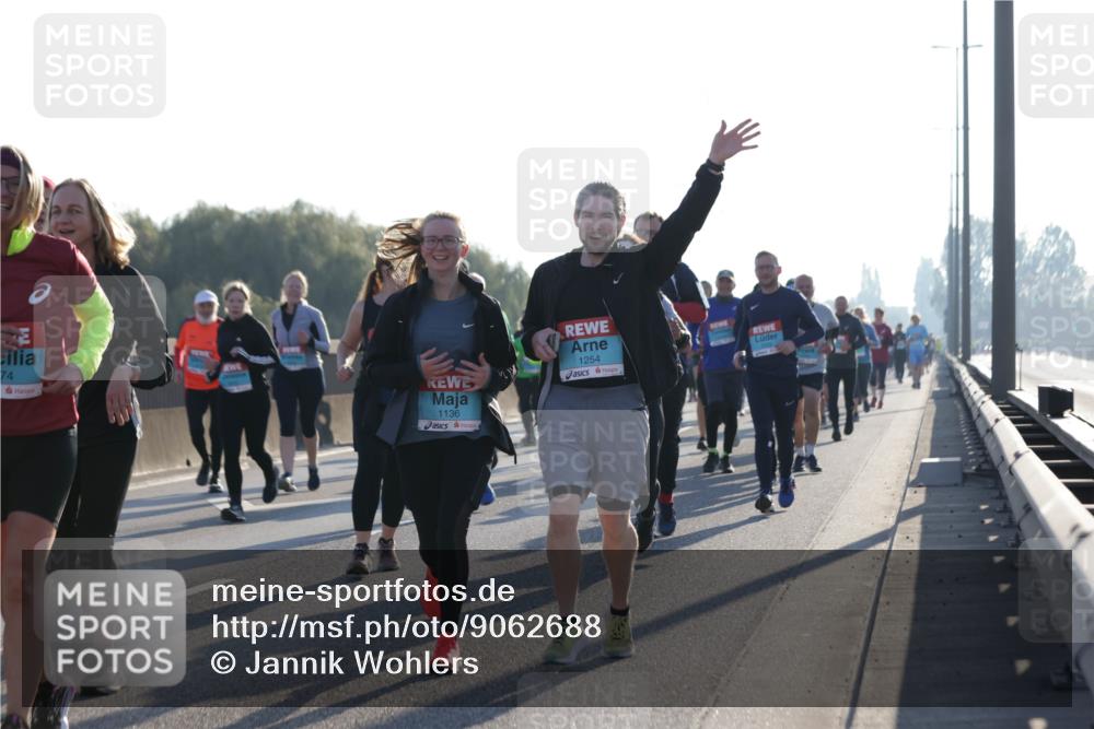 03.10.2025 - Köhlbrandbrückenlauf Jannik Wohlers http://msf.ph/oto/9062688 03.10.2025 09:23:45 Position 3 74, 1136, 1254 meine-sportfotos.de