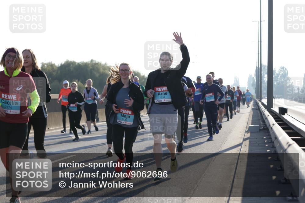 03.10.2025 - Köhlbrandbrückenlauf Jannik Wohlers http://msf.ph/oto/9062696 03.10.2025 09:23:45 Position 3 2174, 1136, 1254 meine-sportfotos.de