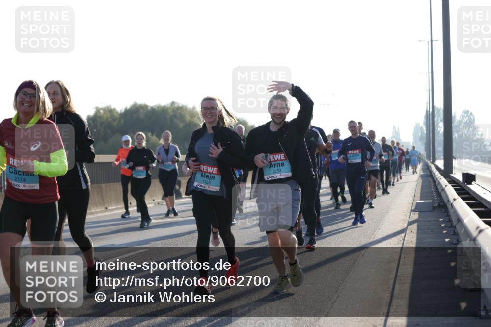 03.10.2025 - Köhlbrandbrückenlauf Jannik Wohlers http://msf.ph/oto/9062700 03.10.2025 09:23:45 Position 3 2174, 1136, 1254 meine-sportfotos.de
