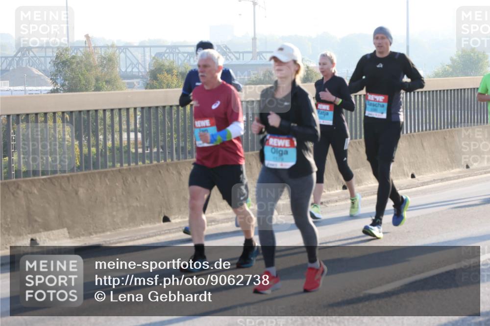 03.10.2025 - Köhlbrandbrückenlauf Lena Gebhardt http://msf.ph/oto/9062738 03.10.2025 09:20:26 Position 1  meine-sportfotos.de