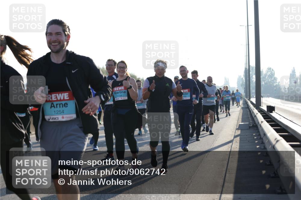 03.10.2025 - Köhlbrandbrückenlauf Jannik Wohlers http://msf.ph/oto/9062742 03.10.2025 09:23:47 Position 3 1254, 1728, 2509 meine-sportfotos.de