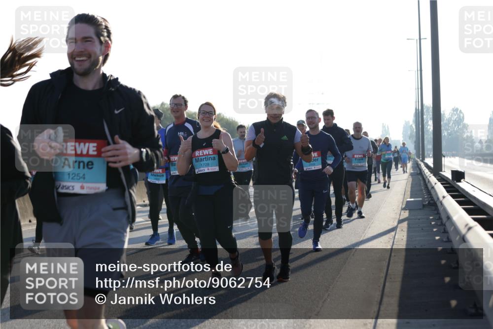 03.10.2025 - Köhlbrandbrückenlauf Jannik Wohlers http://msf.ph/oto/9062754 03.10.2025 09:23:47 Position 3 1254, 1728 meine-sportfotos.de