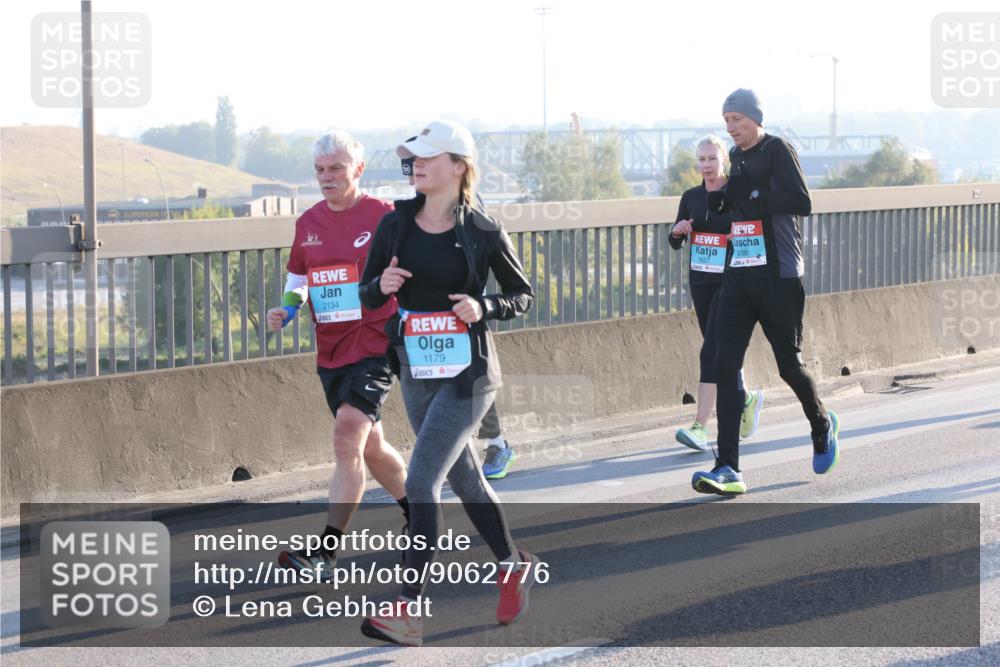 03.10.2025 - Köhlbrandbrückenlauf Lena Gebhardt http://msf.ph/oto/9062776 03.10.2025 09:20:27 Position 1 2134, 1179, 1627, 3380 meine-sportfotos.de
