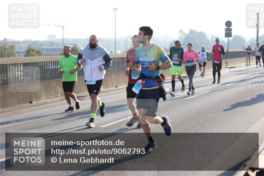 03.10.2025 - Köhlbrandbrückenlauf Lena Gebhardt http://msf.ph/oto/9062793 03.10.2025 09:20:28 Position 1  meine-sportfotos.de