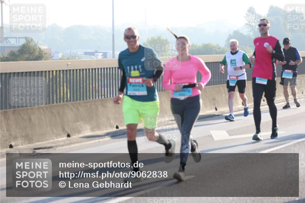 03.10.2025 - Köhlbrandbrückenlauf Lena Gebhardt http://msf.ph/oto/9062838 03.10.2025 09:20:29 Position 1 141 meine-sportfotos.de