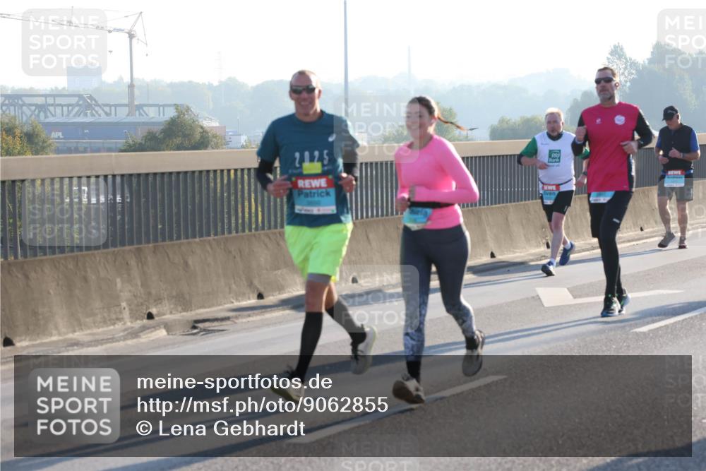 03.10.2025 - Köhlbrandbrückenlauf Lena Gebhardt http://msf.ph/oto/9062855 03.10.2025 09:20:30 Position 1 2025 meine-sportfotos.de