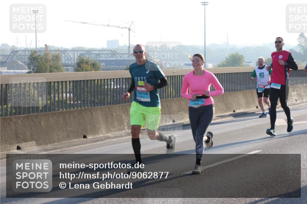 03.10.2025 - Köhlbrandbrückenlauf Lena Gebhardt http://msf.ph/oto/9062877 03.10.2025 09:20:30 Position 1 3 meine-sportfotos.de