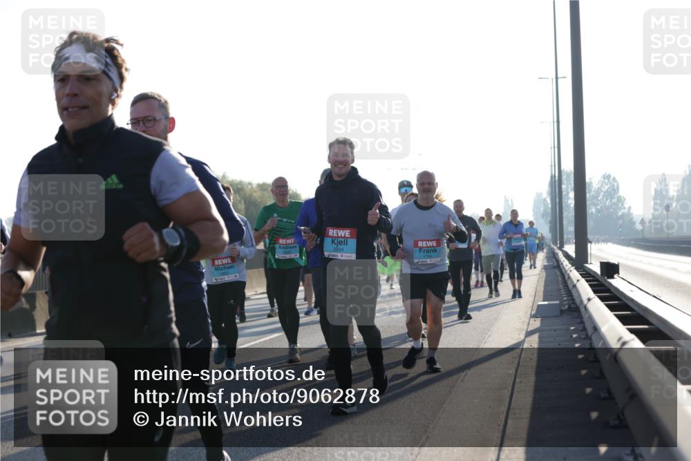 03.10.2025 - Köhlbrandbrückenlauf Jannik Wohlers http://msf.ph/oto/9062878 03.10.2025 09:23:49 Position 3 41, 2624, 1704 meine-sportfotos.de