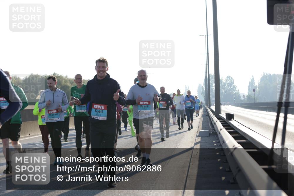 03.10.2025 - Köhlbrandbrückenlauf Jannik Wohlers http://msf.ph/oto/9062886 03.10.2025 09:23:50 Position 3 2873, 2624, 1704 meine-sportfotos.de