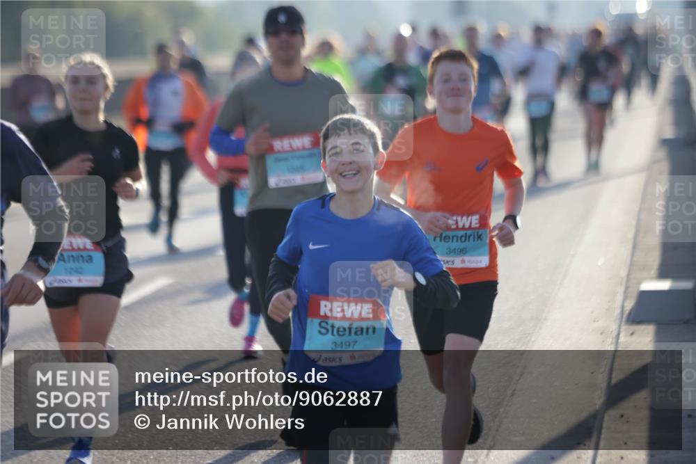 03.10.2025 - Köhlbrandbrückenlauf Jannik Wohlers http://msf.ph/oto/9062887 03.10.2025 09:15:57 Position 3 1242, 3497, 3496 meine-sportfotos.de
