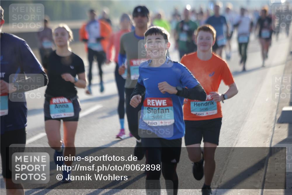 03.10.2025 - Köhlbrandbrückenlauf Jannik Wohlers http://msf.ph/oto/9062898 03.10.2025 09:15:58 Position 3 1242, 3497, 3496 meine-sportfotos.de