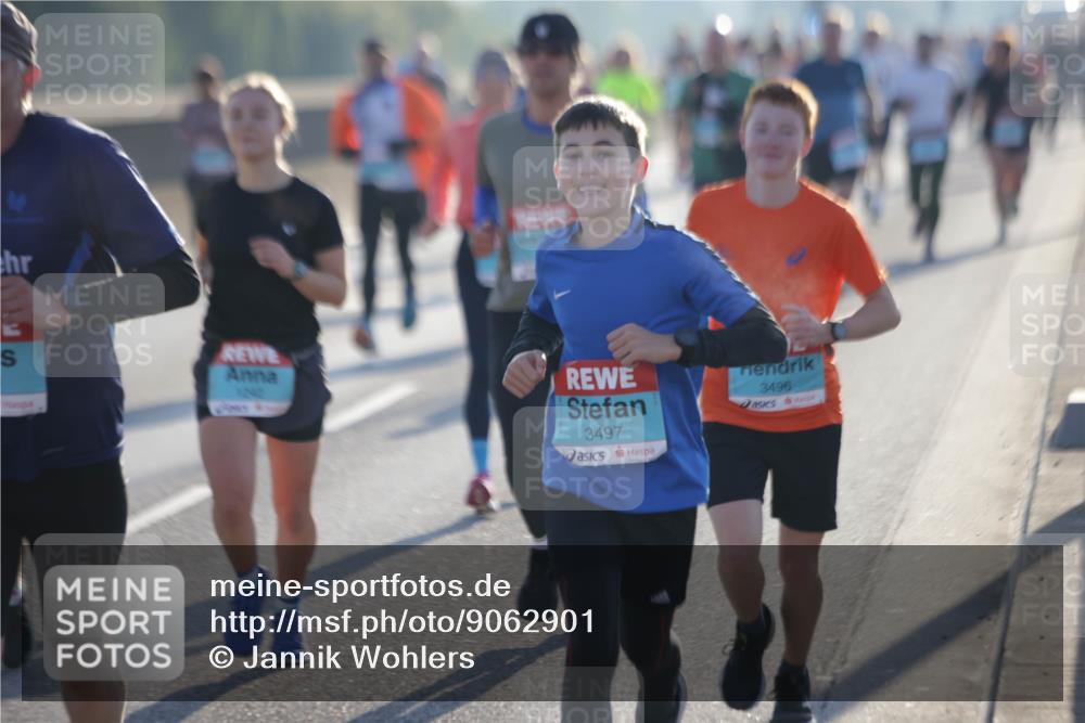 03.10.2025 - Köhlbrandbrückenlauf Jannik Wohlers http://msf.ph/oto/9062901 03.10.2025 09:15:58 Position 3 3497, 3496 meine-sportfotos.de