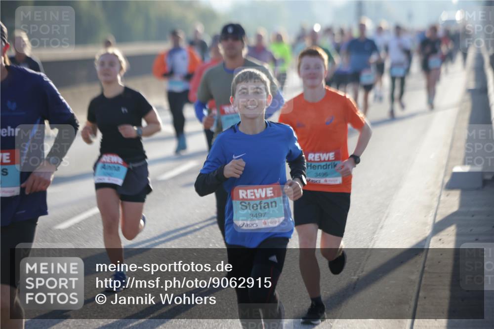 03.10.2025 - Köhlbrandbrückenlauf Jannik Wohlers http://msf.ph/oto/9062915 03.10.2025 09:15:58 Position 3 3497, 3496 meine-sportfotos.de