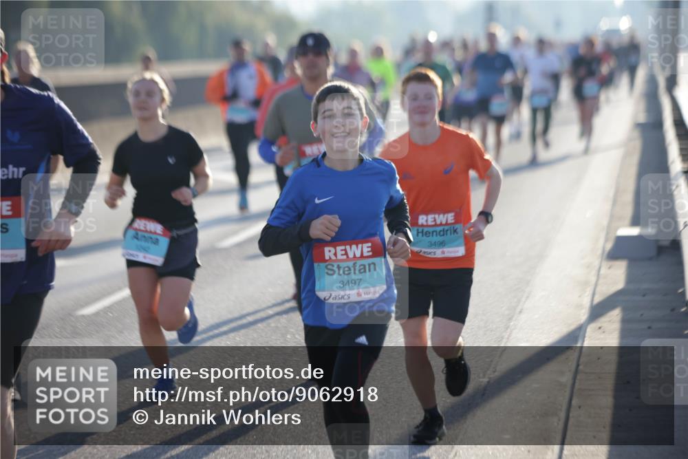 03.10.2025 - Köhlbrandbrückenlauf Jannik Wohlers http://msf.ph/oto/9062918 03.10.2025 09:15:58 Position 3 3497, 3496 meine-sportfotos.de