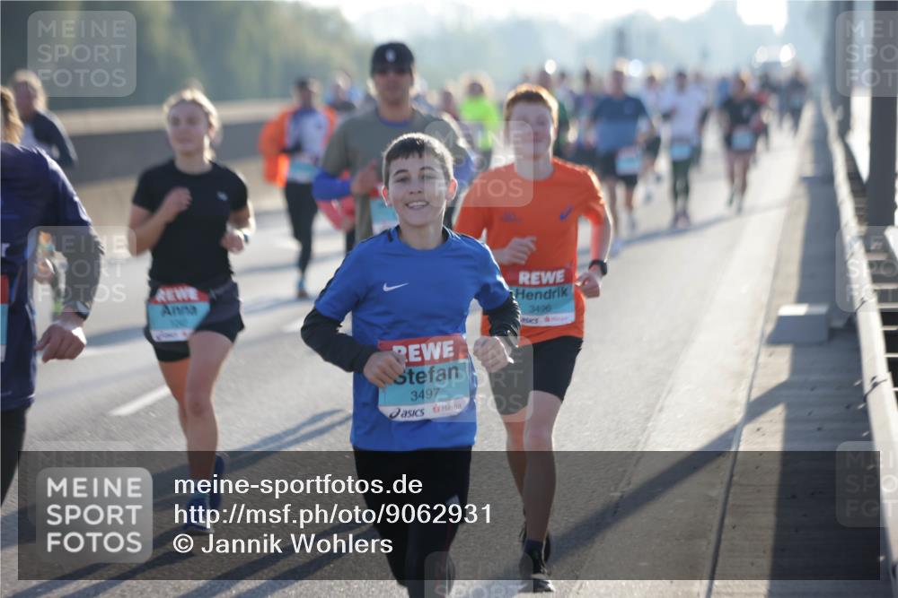 03.10.2025 - Köhlbrandbrückenlauf Jannik Wohlers http://msf.ph/oto/9062931 03.10.2025 09:15:58 Position 3 3497, 3496 meine-sportfotos.de