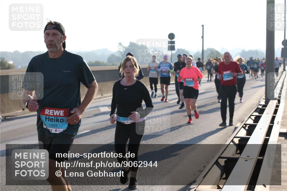 03.10.2025 - Köhlbrandbrückenlauf Lena Gebhardt http://msf.ph/oto/9062944 03.10.2025 09:20:33 Position 1 1501, 3168 meine-sportfotos.de