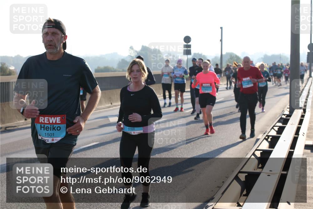 03.10.2025 - Köhlbrandbrückenlauf Lena Gebhardt http://msf.ph/oto/9062949 03.10.2025 09:20:33 Position 1 1501, 3168 meine-sportfotos.de