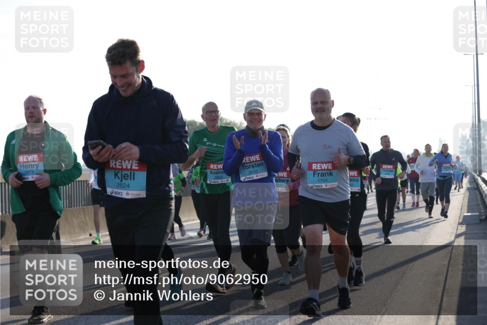 03.10.2025 - Köhlbrandbrückenlauf Jannik Wohlers http://msf.ph/oto/9062950 03.10.2025 09:23:51 Position 3 2873, 2624, 2633, 3662, 2028, 1704, 60 meine-sportfotos.de