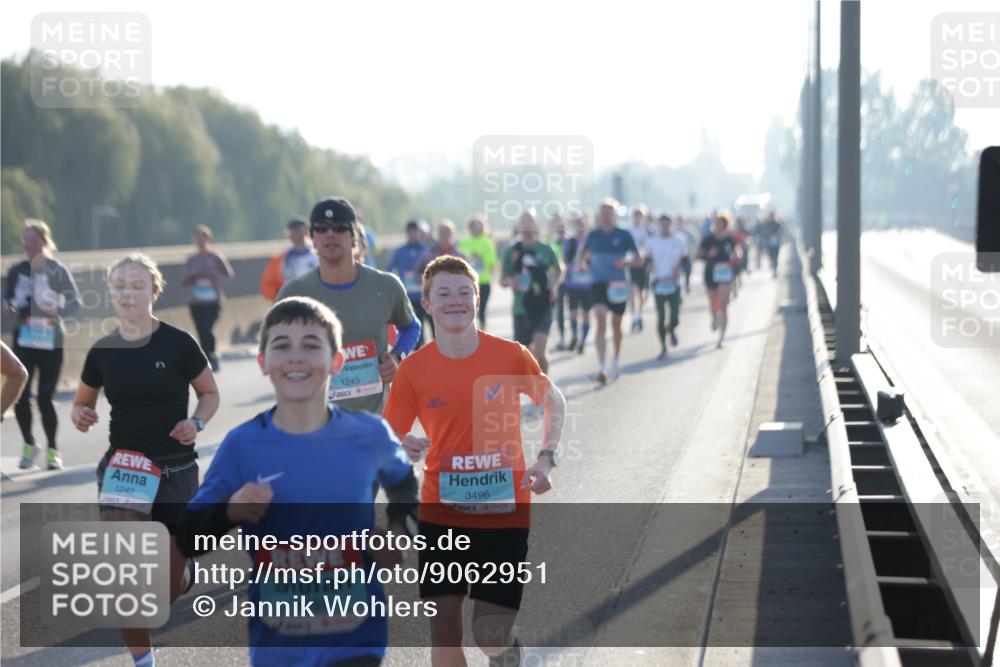03.10.2025 - Köhlbrandbrückenlauf Jannik Wohlers http://msf.ph/oto/9062951 03.10.2025 09:15:59 Position 3 1242, 1245, 3497, 3496 meine-sportfotos.de