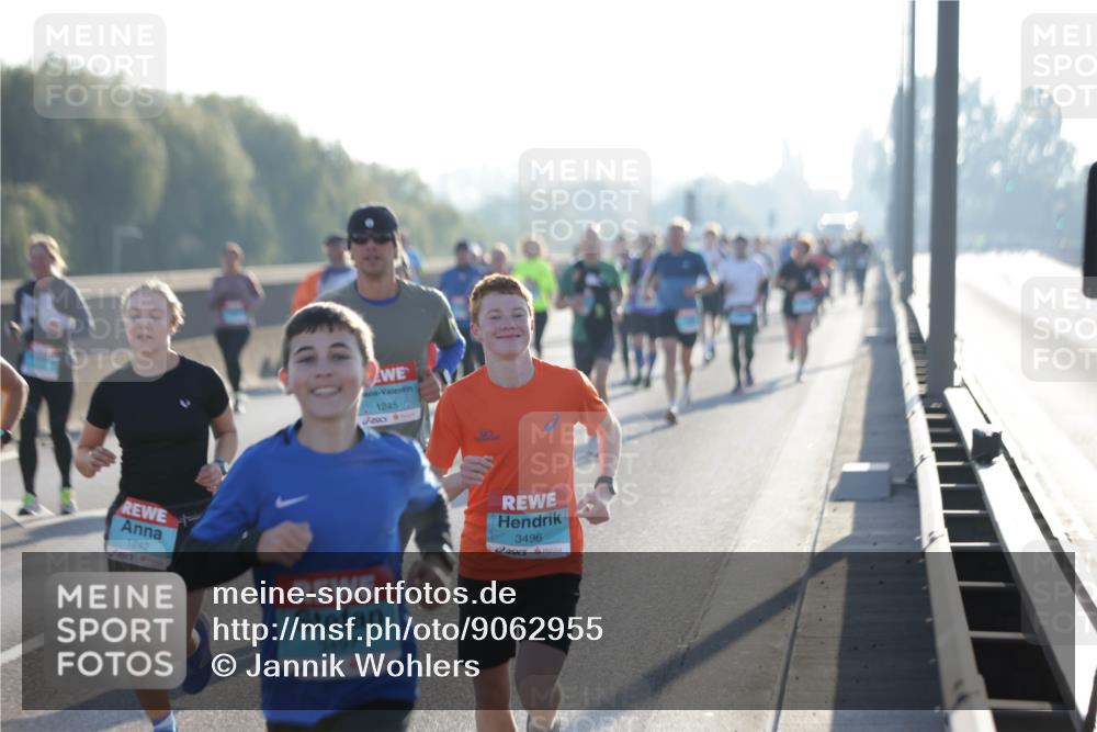 03.10.2025 - Köhlbrandbrückenlauf Jannik Wohlers http://msf.ph/oto/9062955 03.10.2025 09:15:59 Position 3 1245, 1242, 3497, 3496 meine-sportfotos.de