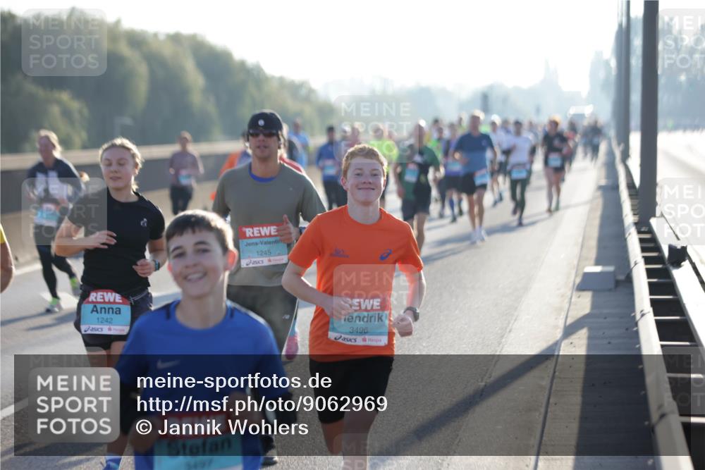 03.10.2025 - Köhlbrandbrückenlauf Jannik Wohlers http://msf.ph/oto/9062969 03.10.2025 09:15:59 Position 3 1242, 5497, 1245, 3496 meine-sportfotos.de