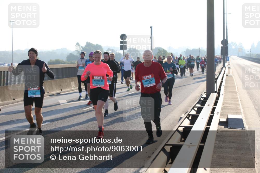03.10.2025 - Köhlbrandbrückenlauf Lena Gebhardt http://msf.ph/oto/9063001 03.10.2025 09:20:34 Position 1 3750, 3210, 1498 meine-sportfotos.de