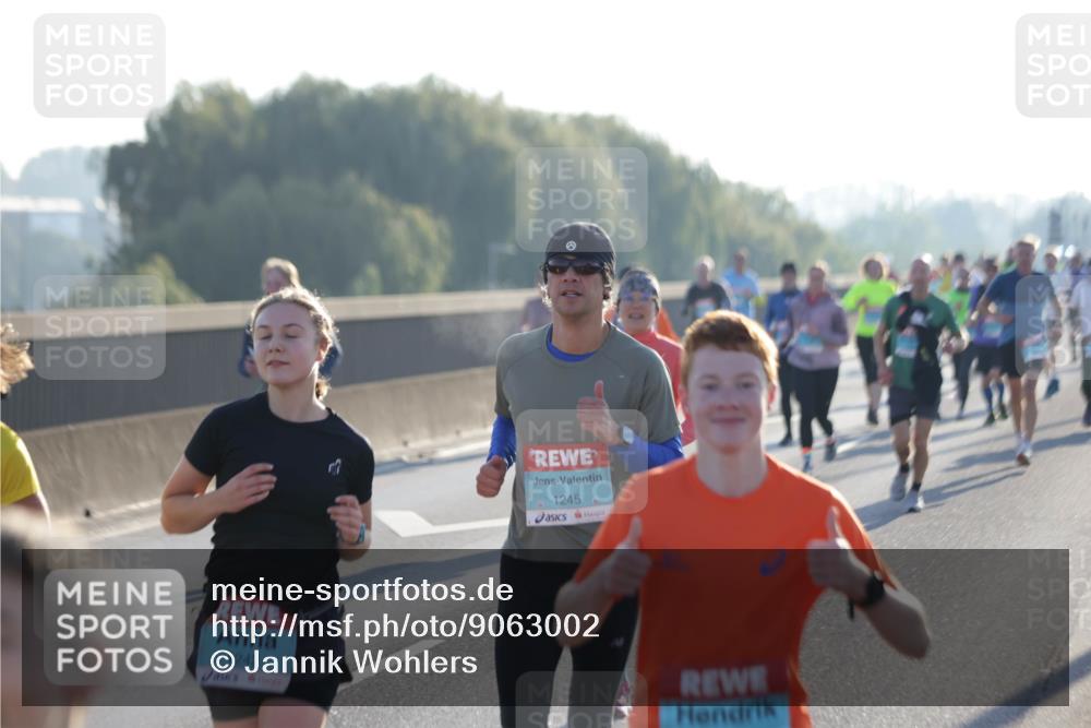 03.10.2025 - Köhlbrandbrückenlauf Jannik Wohlers http://msf.ph/oto/9063002 03.10.2025 09:16:00 Position 3 1242, 1245 meine-sportfotos.de