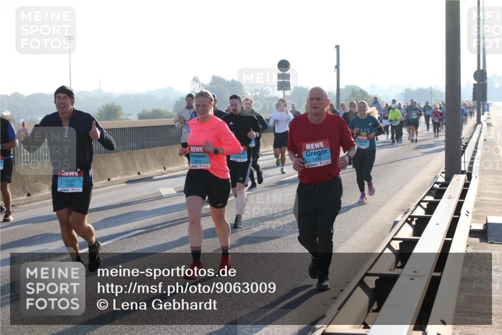 03.10.2025 - Köhlbrandbrückenlauf Lena Gebhardt http://msf.ph/oto/9063009 03.10.2025 09:20:34 Position 1 3750, 3210, 1498, 25 meine-sportfotos.de