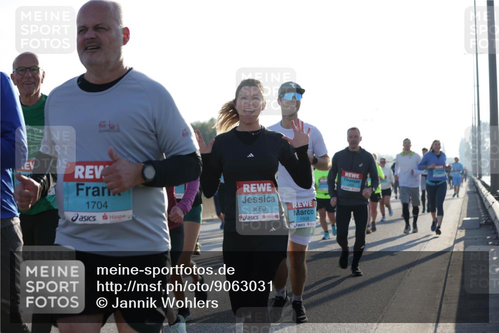 03.10.2025 - Köhlbrandbrückenlauf Jannik Wohlers http://msf.ph/oto/9063031 03.10.2025 09:23:52 Position 3 1704, 3660, 1938 meine-sportfotos.de