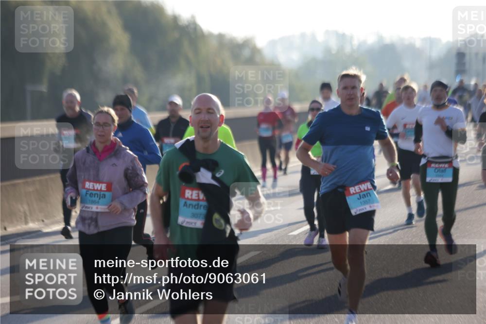 03.10.2025 - Köhlbrandbrückenlauf Jannik Wohlers http://msf.ph/oto/9063061 03.10.2025 09:16:03 Position 3 1864, 3073, 1357 meine-sportfotos.de