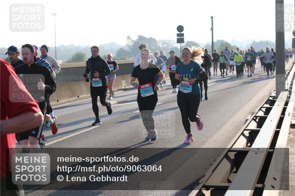 03.10.2025 - Köhlbrandbrückenlauf Lena Gebhardt http://msf.ph/oto/9063064 03.10.2025 09:20:37 Position 1 3724, 2025, 1460 meine-sportfotos.de