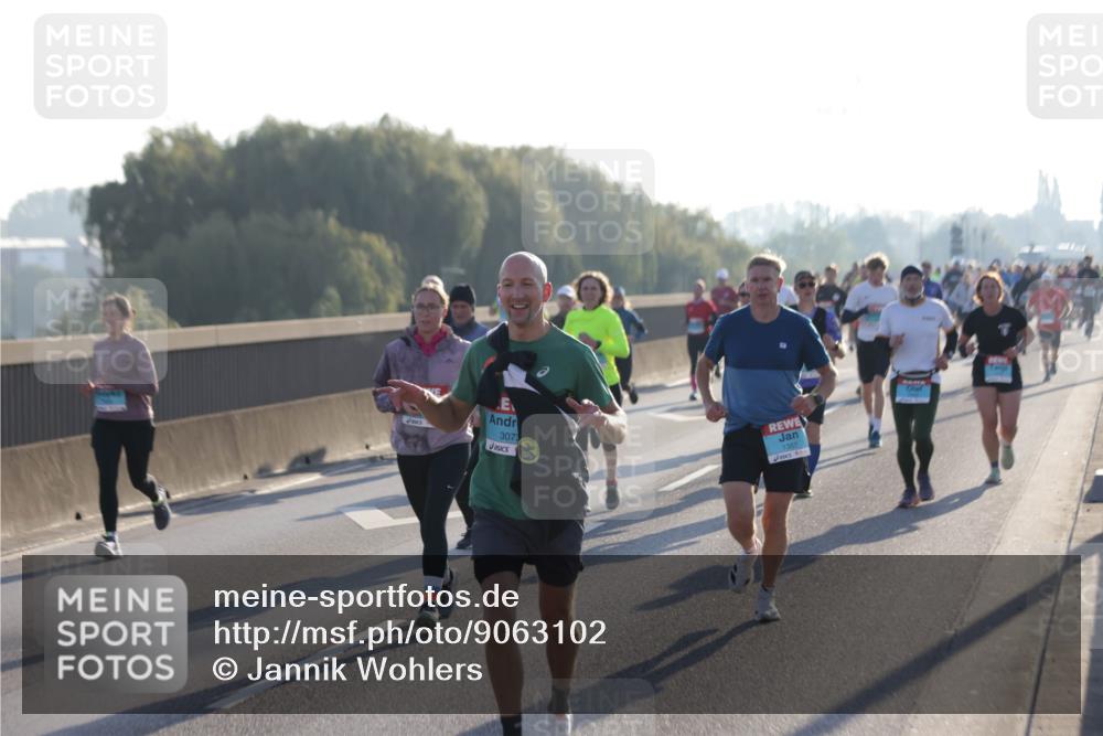 03.10.2025 - Köhlbrandbrückenlauf Jannik Wohlers http://msf.ph/oto/9063102 03.10.2025 09:16:03 Position 3 3073, 1357 meine-sportfotos.de