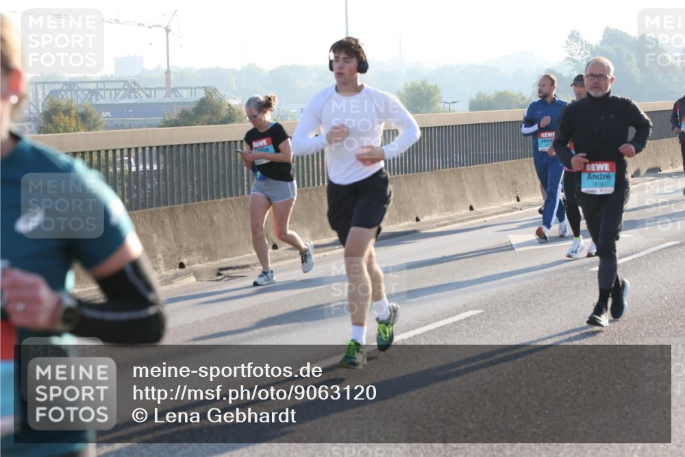 03.10.2025 - Köhlbrandbrückenlauf Lena Gebhardt http://msf.ph/oto/9063120 03.10.2025 09:20:39 Position 1 1873 meine-sportfotos.de