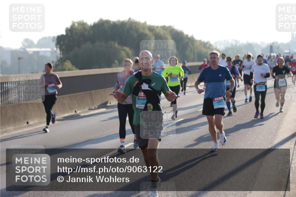 03.10.2025 - Köhlbrandbrückenlauf Jannik Wohlers http://msf.ph/oto/9063122 03.10.2025 09:16:04 Position 3 307, 1357 meine-sportfotos.de
