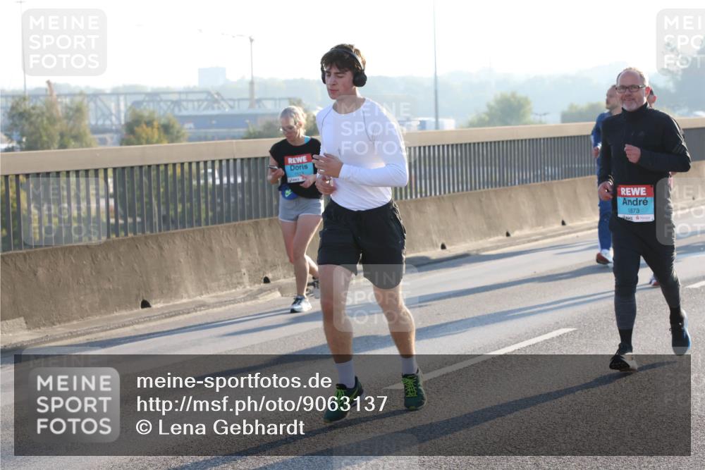 03.10.2025 - Köhlbrandbrückenlauf Lena Gebhardt http://msf.ph/oto/9063137 03.10.2025 09:20:39 Position 1 1873 meine-sportfotos.de
