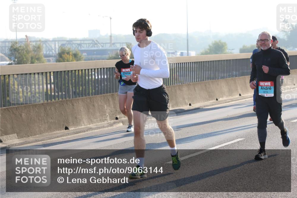 03.10.2025 - Köhlbrandbrückenlauf Lena Gebhardt http://msf.ph/oto/9063144 03.10.2025 09:20:40 Position 1 1873 meine-sportfotos.de