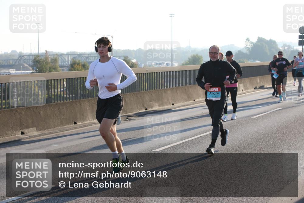 03.10.2025 - Köhlbrandbrückenlauf Lena Gebhardt http://msf.ph/oto/9063148 03.10.2025 09:20:40 Position 1 1873 meine-sportfotos.de