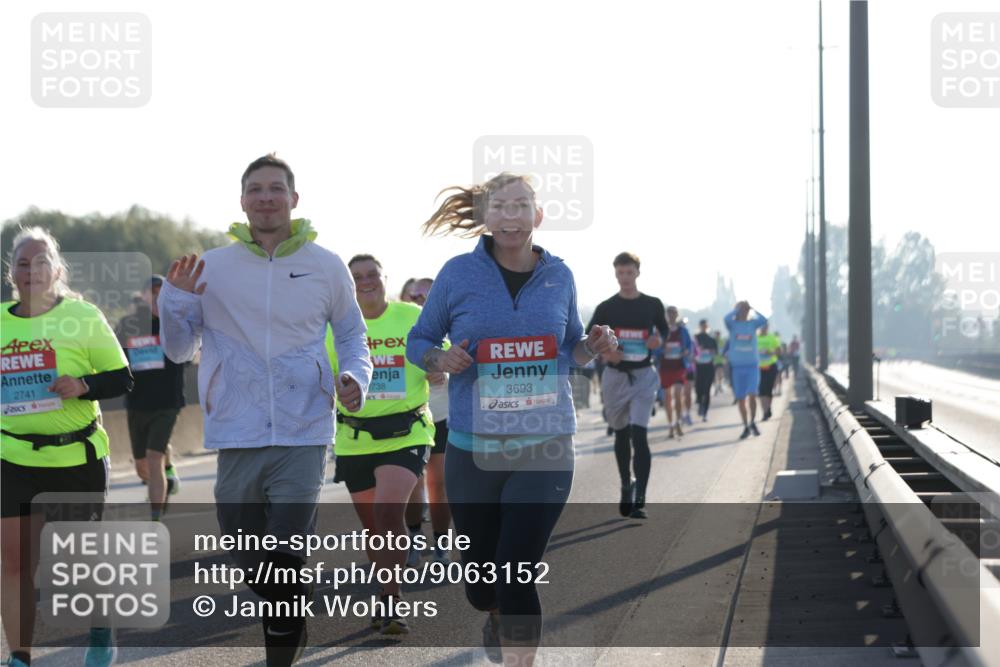 03.10.2025 - Köhlbrandbrückenlauf Jannik Wohlers http://msf.ph/oto/9063152 03.10.2025 09:23:56 Position 3 2741, 738, 3693 meine-sportfotos.de