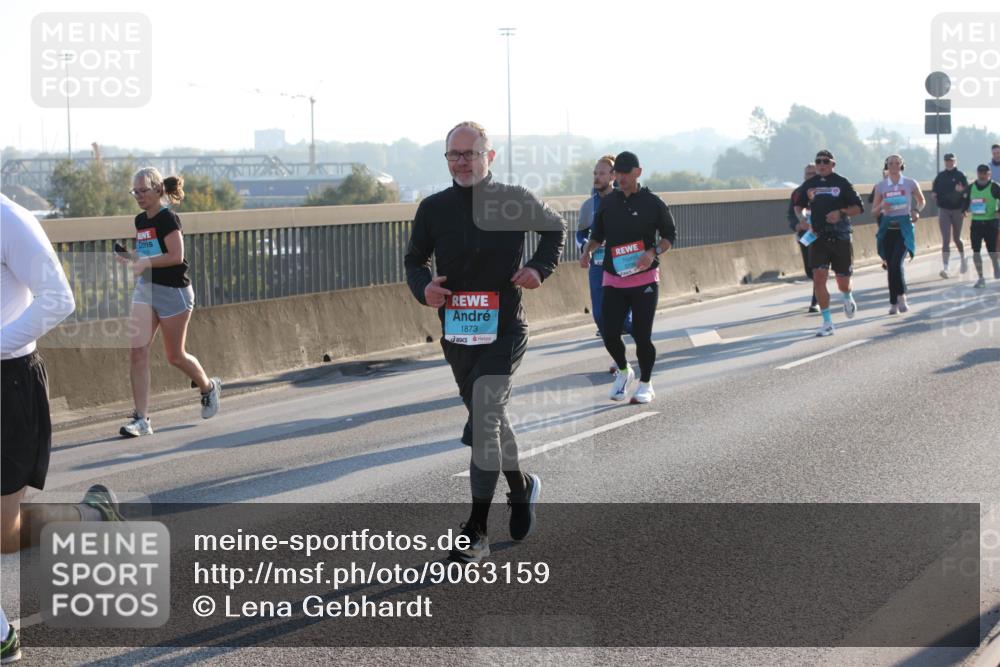 03.10.2025 - Köhlbrandbrückenlauf Lena Gebhardt http://msf.ph/oto/9063159 03.10.2025 09:20:40 Position 1 1873 meine-sportfotos.de