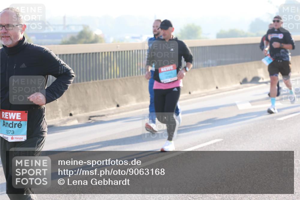 03.10.2025 - Köhlbrandbrückenlauf Lena Gebhardt http://msf.ph/oto/9063168 03.10.2025 09:20:41 Position 1 1873 meine-sportfotos.de